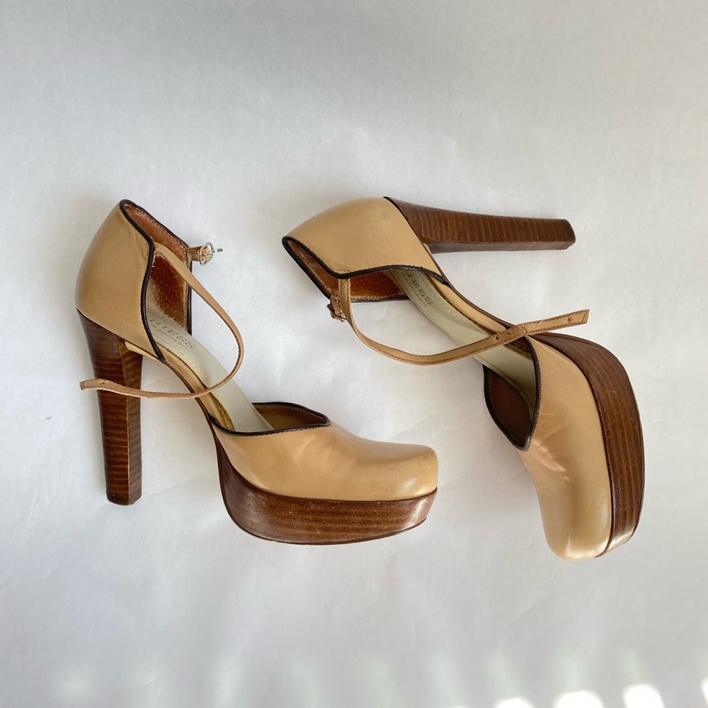 GUESS TAN HEELS
